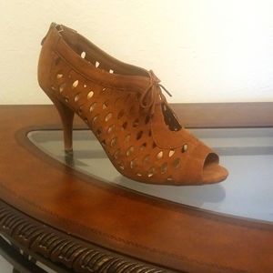 SIZE 11, BROWN, ANKLE BOOTIE/HEEL